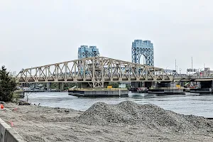 Willis Avenue Bridge image