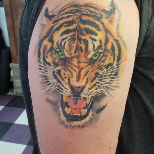 Tattoo Shop «Paragon Tattoos», reviews and photos, 1243 Joe Frank Harris Pkwy SE, Cartersville, GA 30120, USA