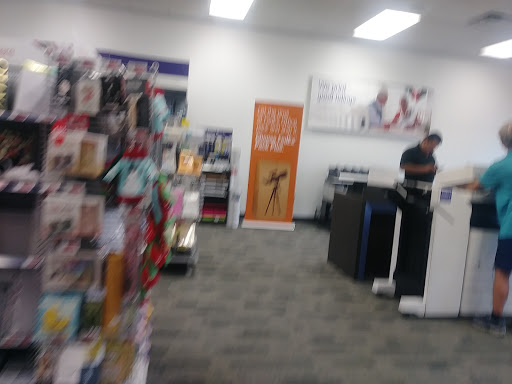 Print Shop «FedEx Office Print & Ship Center», reviews and photos, 18755 S Dixie Hwy Suite 57, Miami, FL 33157, USA