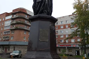 Памятник Екатерине II image