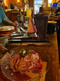 Raclette du Restaurant français Le Refuge de Florimont à Gex - n°11