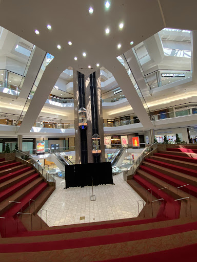 Shopping Mall «Stamford Town Center», reviews and photos, 100 Greyrock Pl, Stamford, CT 06901, USA