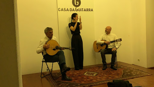 Fado no Porto (por Casa da Guitarra)