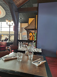 Atmosphère du Restaurant La Taverne à Saint-Gervais-la-Forêt - n°18