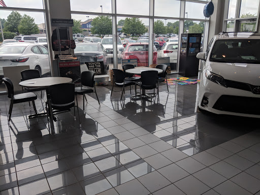 Toyota Dealer «Aubrey Alexander Toyota», reviews and photos, 1324 N Susquehanna Trail, Selinsgrove, PA 17870, USA