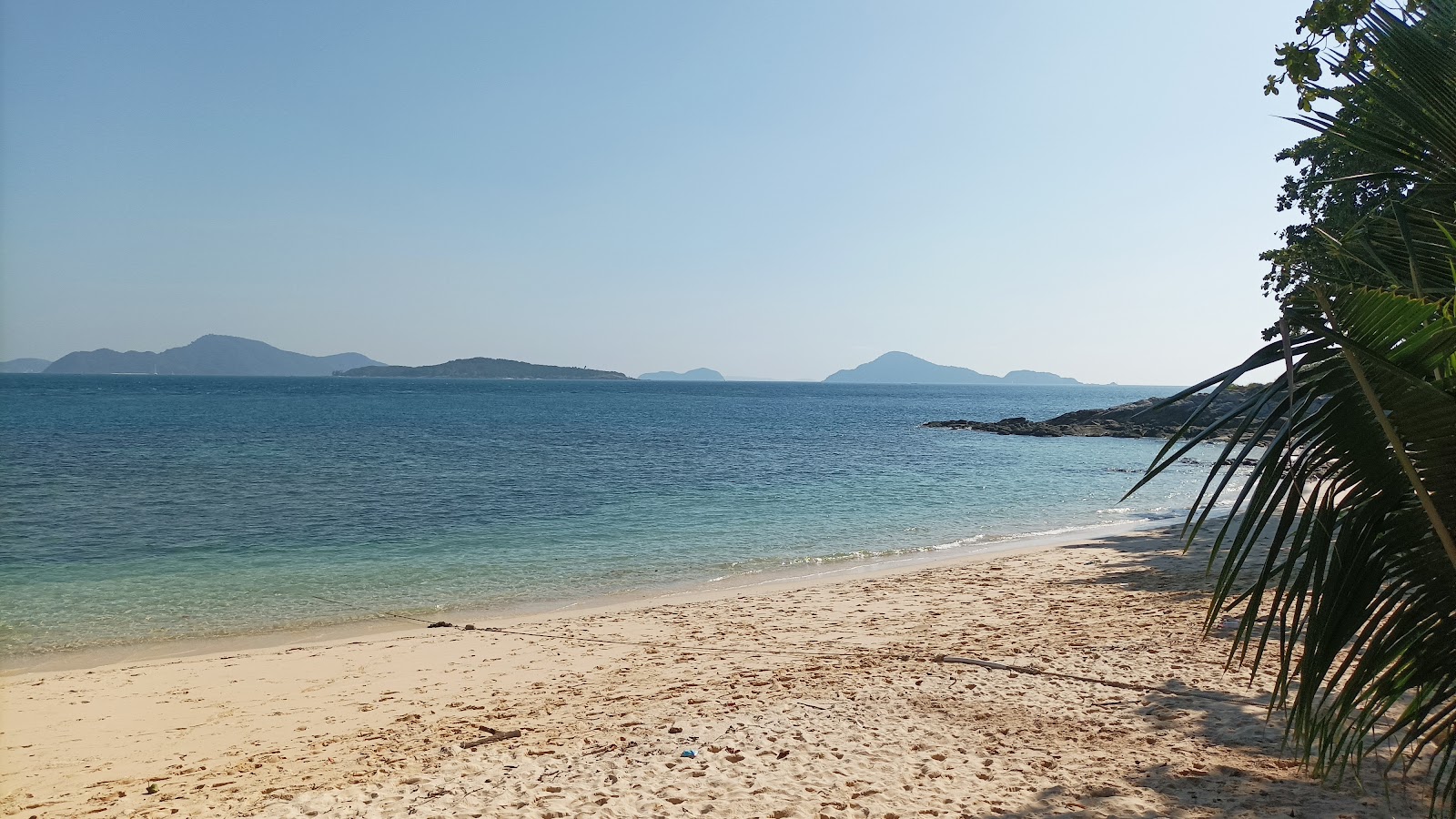 Photo de Ko Kaeo Yai Beach situé dans une zone naturelle