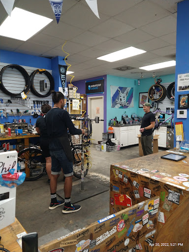 Bicycle Store «City Bike Tampa», reviews and photos, 208 E Cass St, Tampa, FL 33602, USA