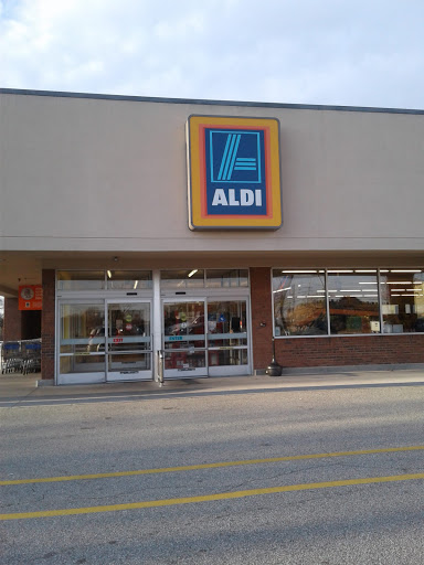 Supermarket «ALDI», reviews and photos, 4222 W Gate City Blvd, Greensboro, NC 27407, USA