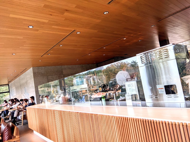 スターバックス コーヒー 新宿御苑店 東京都新宿区内藤町 軽食店 グルコミ