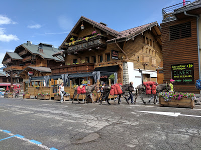 Carrefour Montagne à Les Contamines-Montjoie