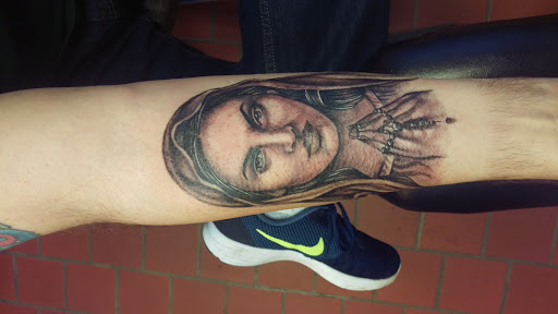 Tattoo Shop «Untouchable Ink», reviews and photos, 204 S Spring Garden Ave, DeLand, FL 32720, USA