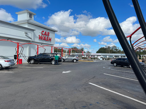 Clean Machine Car Wash en Tampa