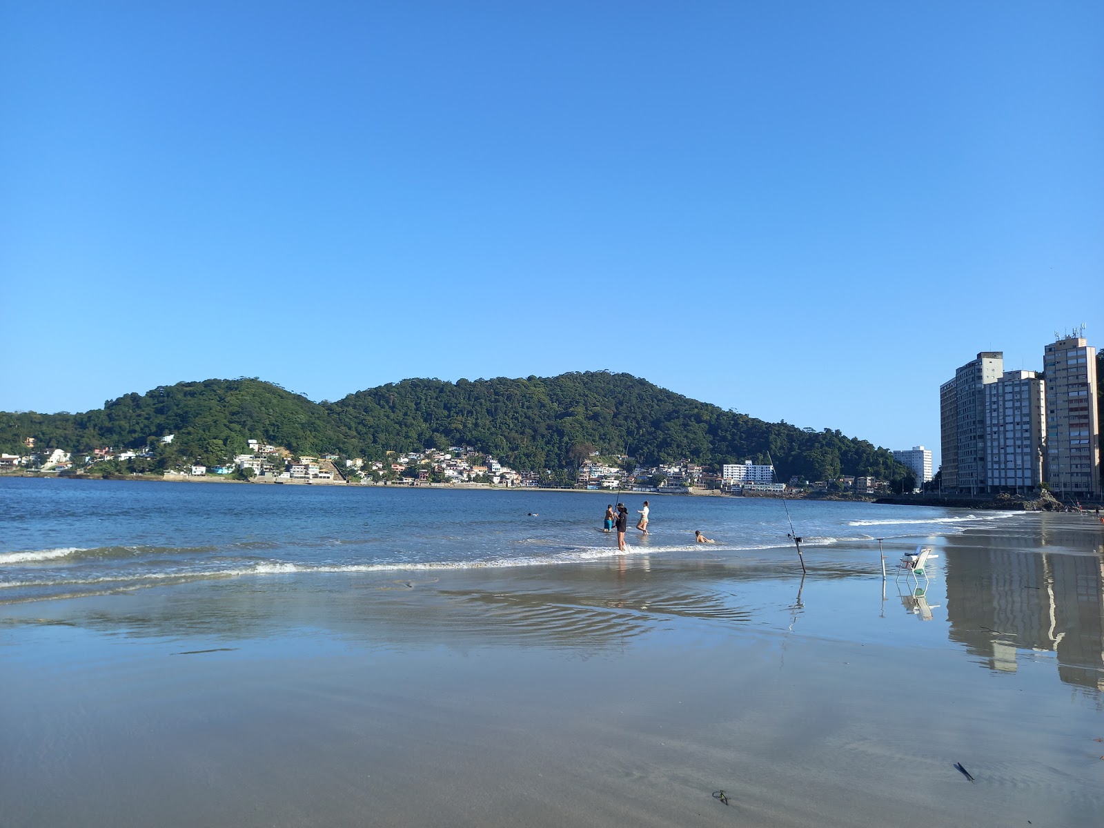 Foto von Gonzaginha Strand mit feiner beiger sand Oberfläche