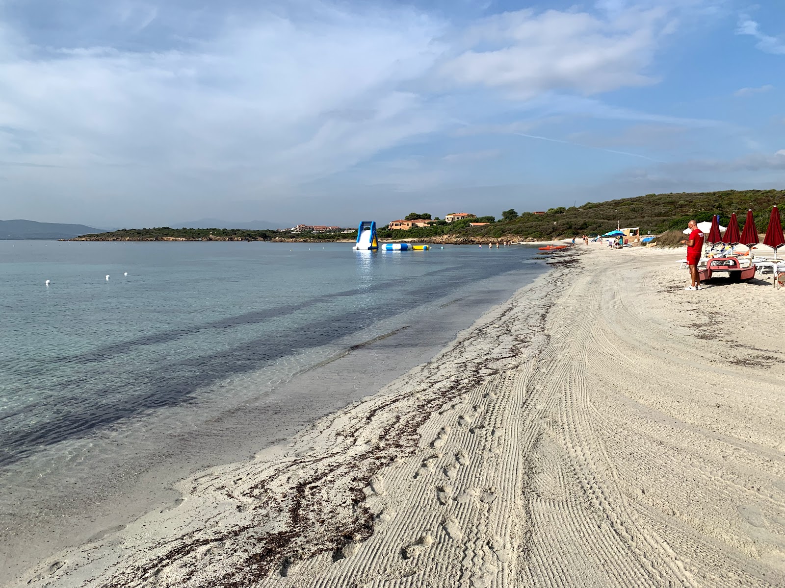 Spiaggia Cala Banana'in fotoğrafı imkanlar alanı