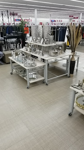 Clothing Store «Burlington Coat Factory», reviews and photos, 2575 E Main St, Plainfield, IN 46168, USA