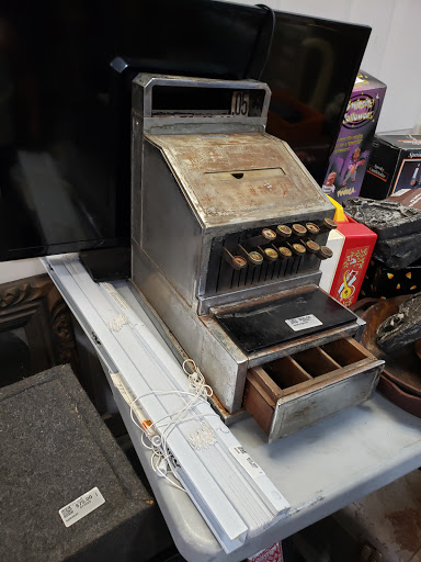 Shopping Mall «Eustis Square Shopping Center», reviews and photos, 218 W Ardice Ave, Eustis, FL 32726, USA