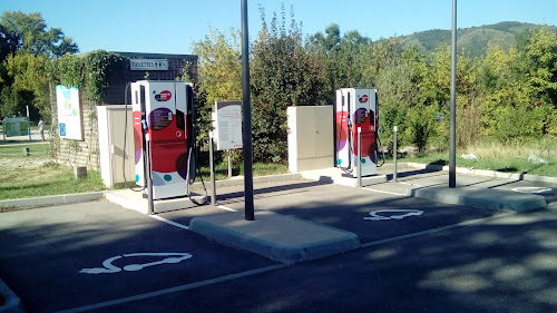 Borne de recharge de véhicules électriques C.N.R Laveyron Charging Station Laveyron