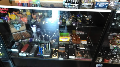 Tobacco Shop «001 Smoke Shop Inc», reviews and photos, 2815 Sunset Blvd #107, Los Angeles, CA 90026, USA