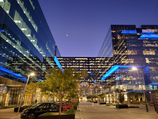 Business Center «State Farm Operations Bldg #2», reviews and photos