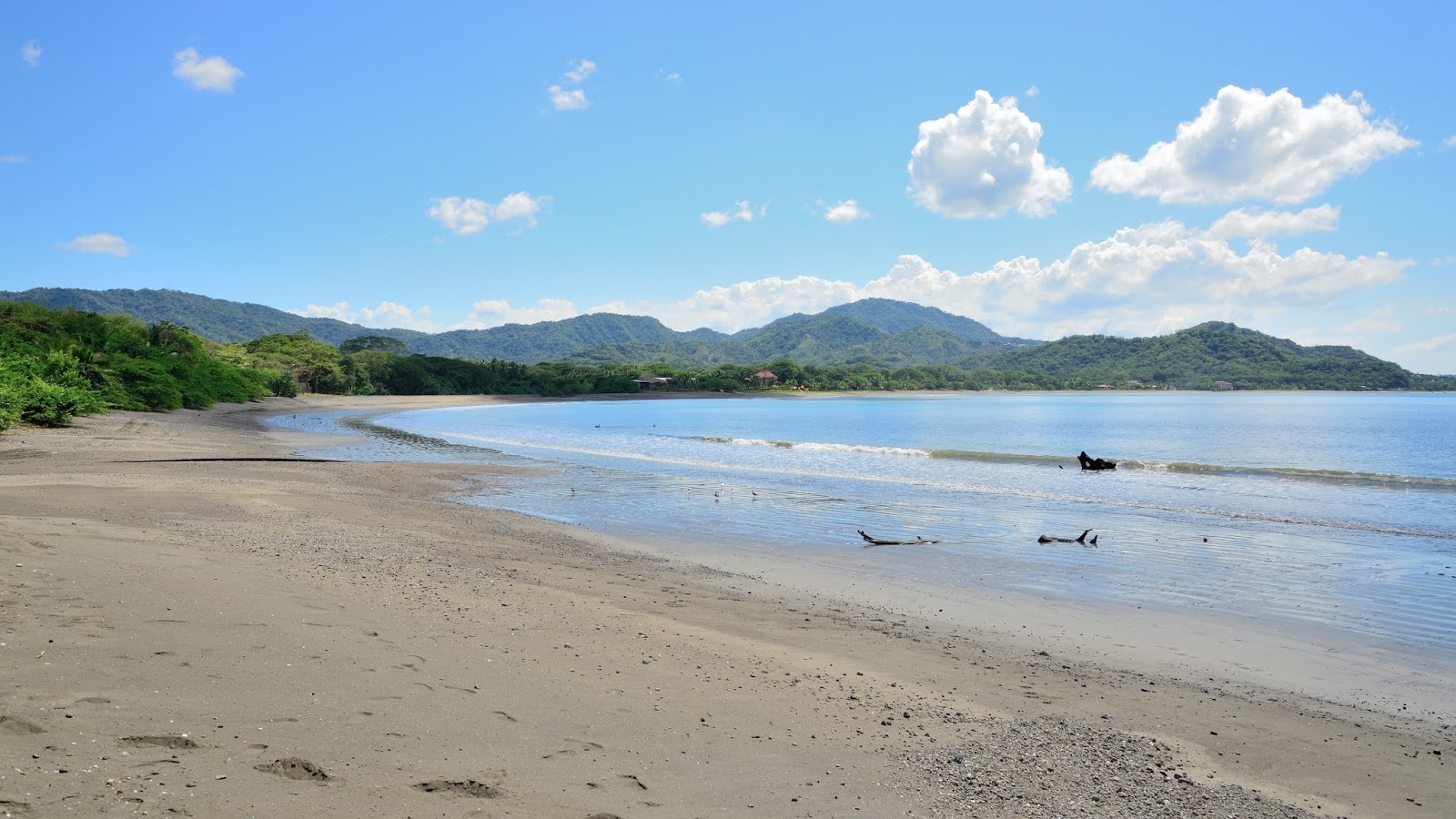 Foto de Potrero Beach con agua turquesa superficie