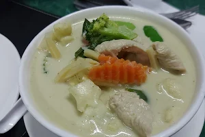 E-ZEE Thai Cuisine image