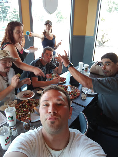 Pizza Restaurant «Round Table Pizza», reviews and photos, 16550 SE McLoughlin Blvd, Milwaukie, OR 97267, USA