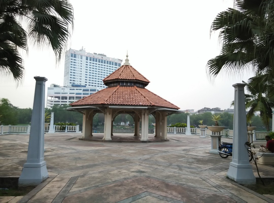 Taman Pengkalan Batu