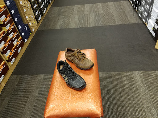 Shoe Store «DSW Designer Shoe Warehouse», reviews and photos, 771 W. Montauk Highway, West Babylon, NY 11704, USA