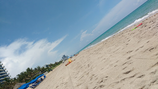 Park «Heritage Park», reviews and photos, 19200 Collins Ave, Sunny Isles Beach, FL 33160, USA