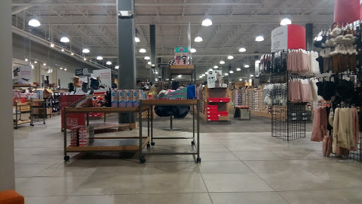 Shoe Store «DSW Designer Shoe Warehouse», reviews and photos, 1 Walden Galleria, Buffalo, NY 14225, USA