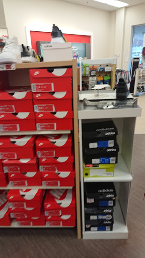 Shoe Store «Famous Footwear», reviews and photos, 1515 US-22 #42, Watchung, NJ 07069, USA