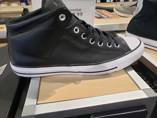 Shoe Store «DSW Designer Shoe Warehouse», reviews and photos, 8506 E 71st St, Tulsa, OK 74133, USA