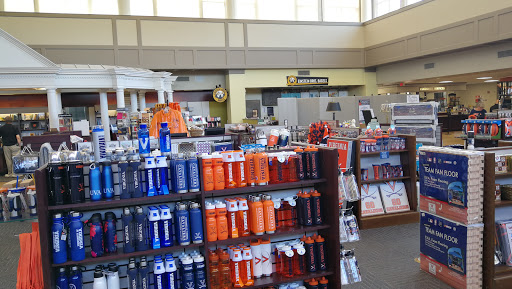 Book Store «University of Virginia Bookstore», reviews and photos, 400 Emmet St S, Charlottesville, VA 22903, USA