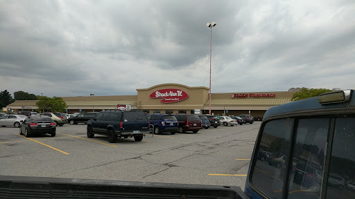 Grocery Store «Strack & Van Til Food Market And Cafe And Deli», reviews and photos, 7760 E 37th Ave, Hobart, IN 46342, USA