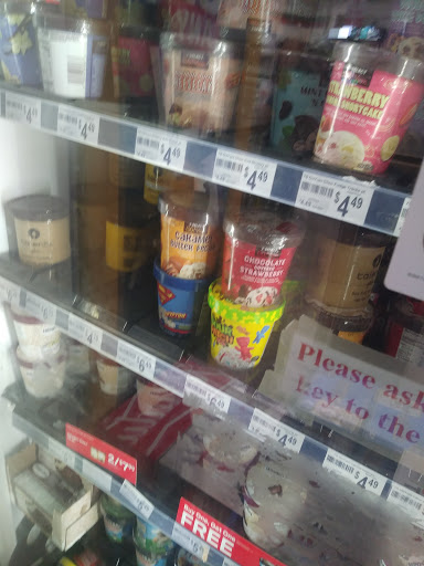 7-Eleven, 57-1 Myrtle Ave, Ridgewood, NY 11385, USA, 