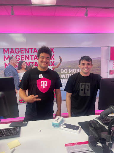 Cell Phone Store «T-Mobile», reviews and photos, 13635 Northdale Blvd STE 5, Rogers, MN 55374, USA