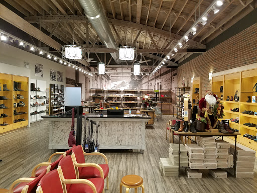 Shoe Store «Miroballi Shoes Downtown Wheaton», reviews and photos, 124 N Hale St, Wheaton, IL 60187, USA