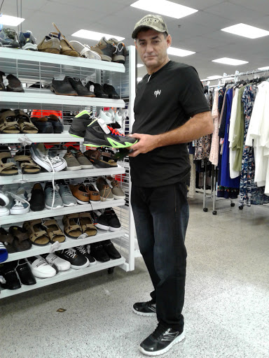 Clothing Store «Ross Dress for Less», reviews and photos, 3203 N State Rd 7, Lauderdale Lakes, FL 33319, USA