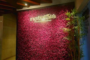 Naturals Salon image