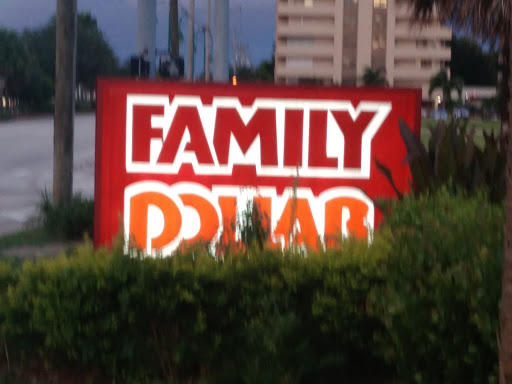 Dollar Store «FAMILY DOLLAR», reviews and photos, 340 Cape Coral Pkwy E, Cape Coral, FL 33904, USA