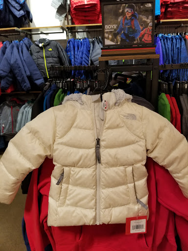 Clothing Store «The North Face Outlet», reviews and photos, 1201 Lighthouse Pl, Michigan City, IN 46360, USA