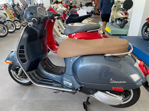 Motor Scooter Dealer «Vespa of Sherman Oaks», reviews and photos, 13629 Ventura Blvd, Sherman Oaks, CA 91423, USA