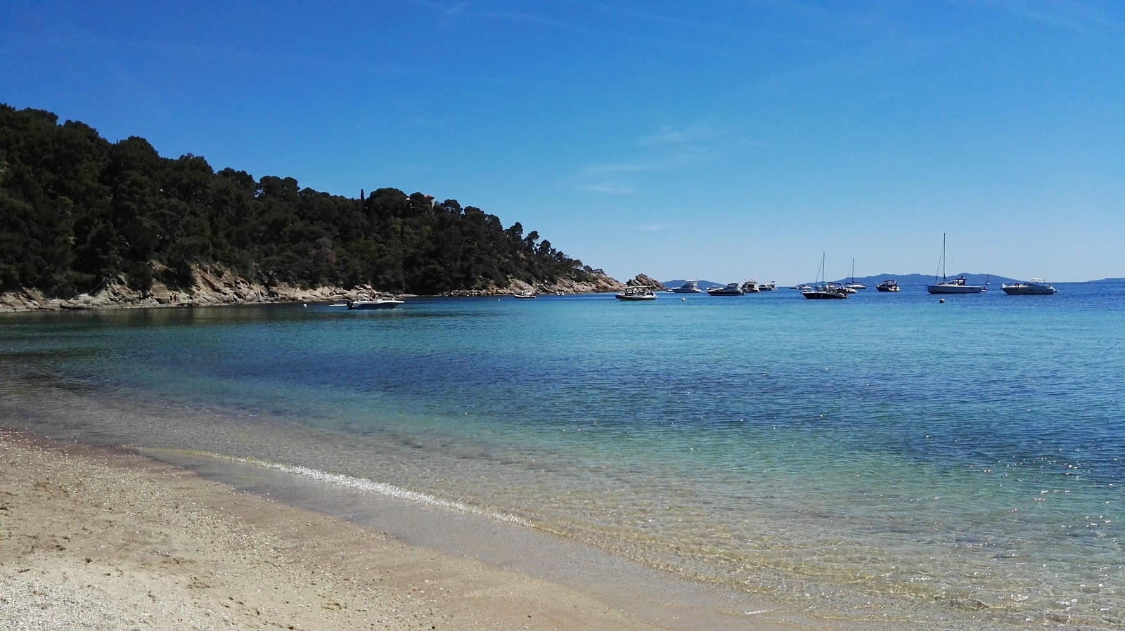 Foto de Cap Negre beach con arena beige superficie