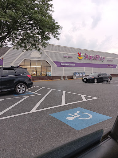 Supermarket «Super Stop & Shop», reviews and photos, 164 Main St, Saugus, MA 01906, USA