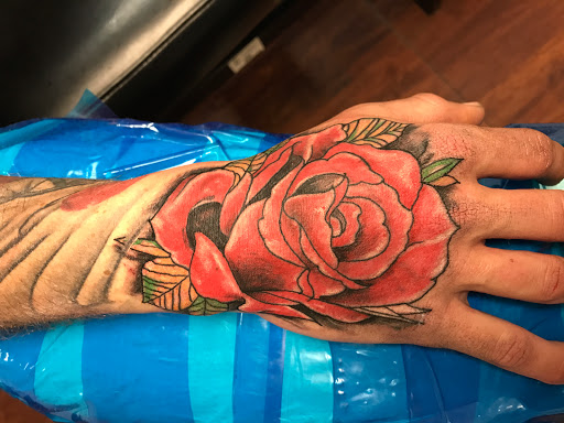 Explore navel tattoo ideas, creative tattoo ideas in Seymour, available at American Gypsy Tattoo Corp.