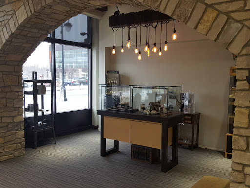 Jewelry Store «Sawyer Jewelers», reviews and photos, 134 N Leroy St #1, Fenton, MI 48430, USA