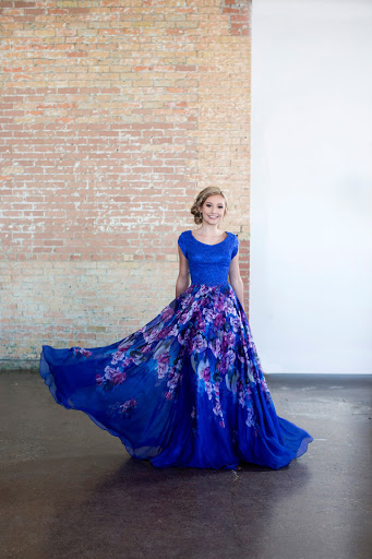 Bridal Shop «A Closet Full of Dresses», reviews and photos, 1249 N Greenfield Rd, Mesa, AZ 85205, USA