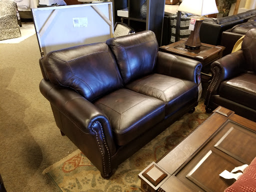 Furniture Store «Art Van Furniture - Waterford», reviews and photos, 5053 Dixie Hwy, Waterford Twp, MI 48329, USA