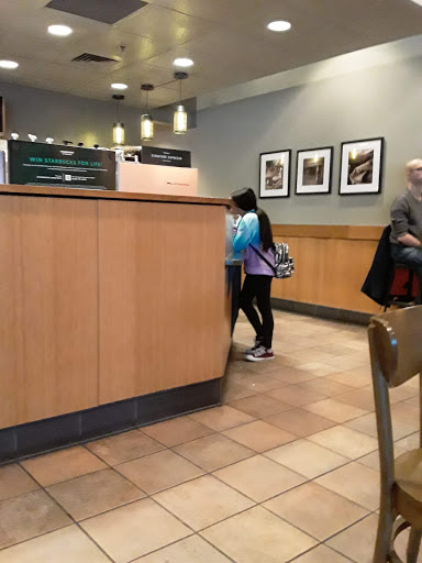 Shopping Mall «Bridle Trails Shopping Center», reviews and photos, 6501-6625 132nd Ave NE, Kirkland, WA 98033, USA