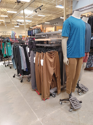 Camping Store «REI», reviews and photos, 735 NW Gilman Blvd, Issaquah, WA 98027, USA